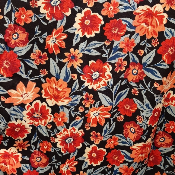 NWT Torrid red floral dress size 18 w/ pockets - Picture 3 of 6